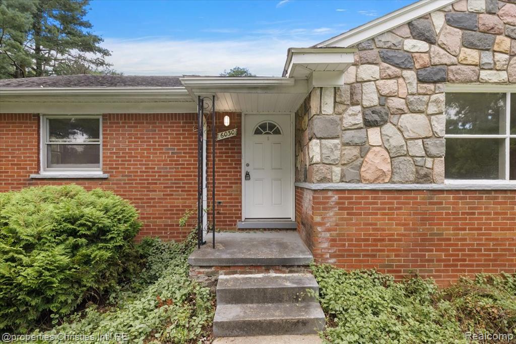 6030 Lahser Road, Bloomfield, MI — Photo 3