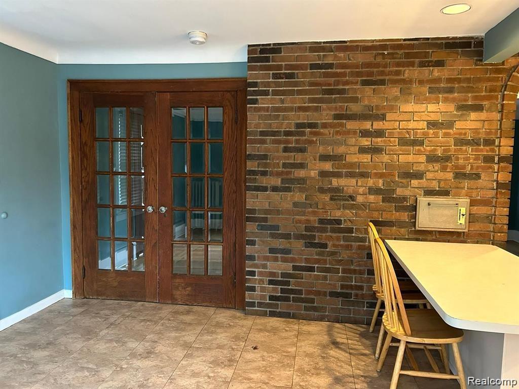 613 E LINCOLN Avenue, Royal Oak, MI 48067 — Photo 5