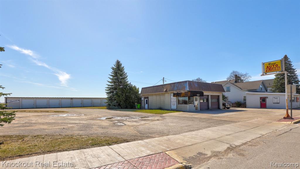 9739 SAGINAW Street, Reese, MI — Photo 2