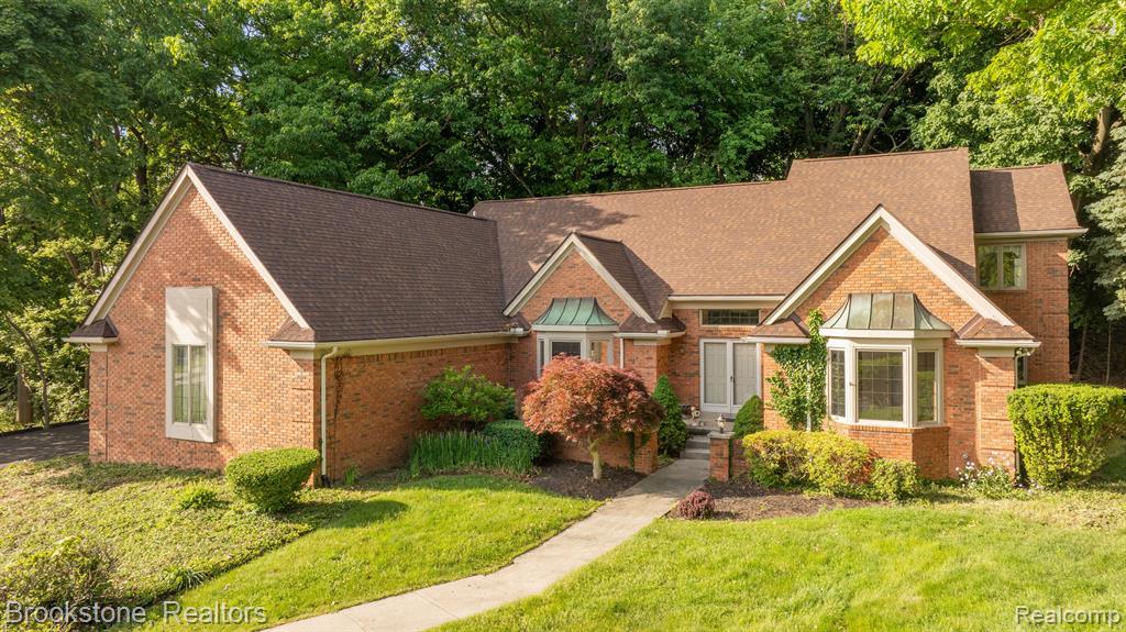 4237 WOODLANDS Lane, Orchard Lake Village, MI 48323 — Photo 53