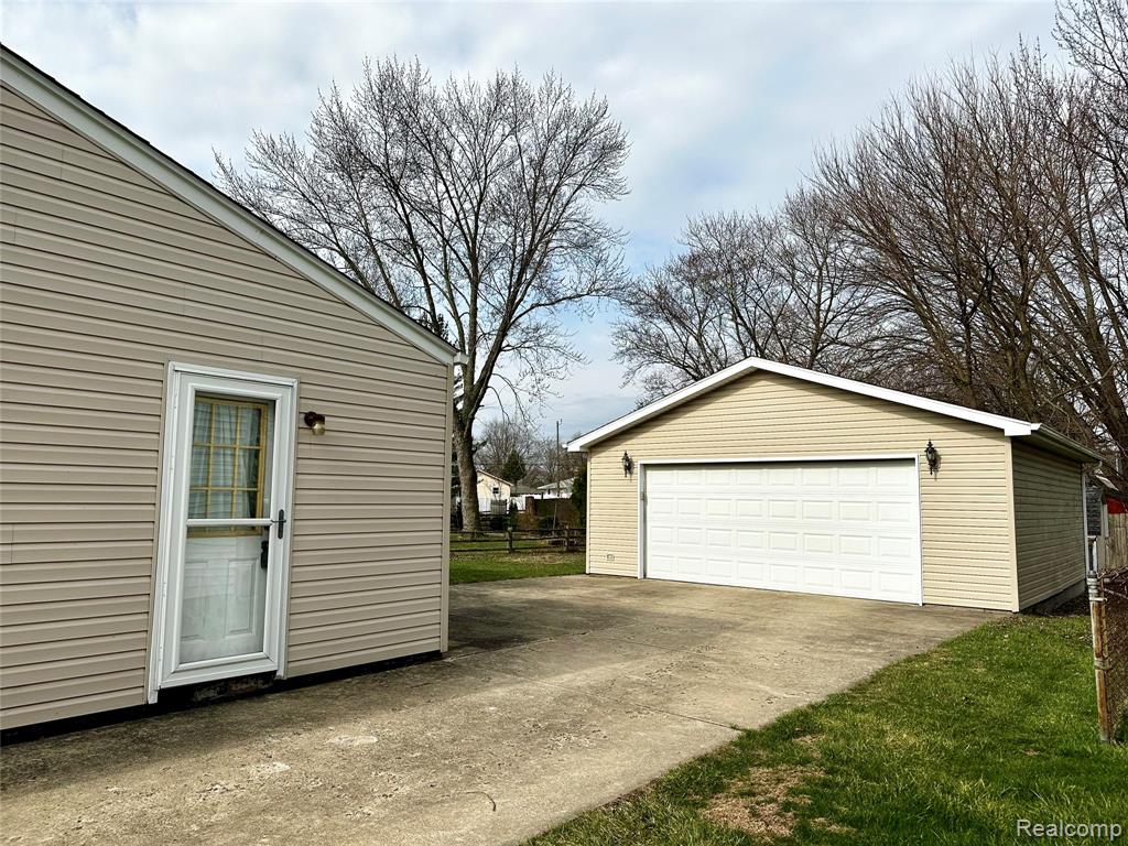 329 Cranbrook Boulevard, Monroe, MI 48162 — Photo 3