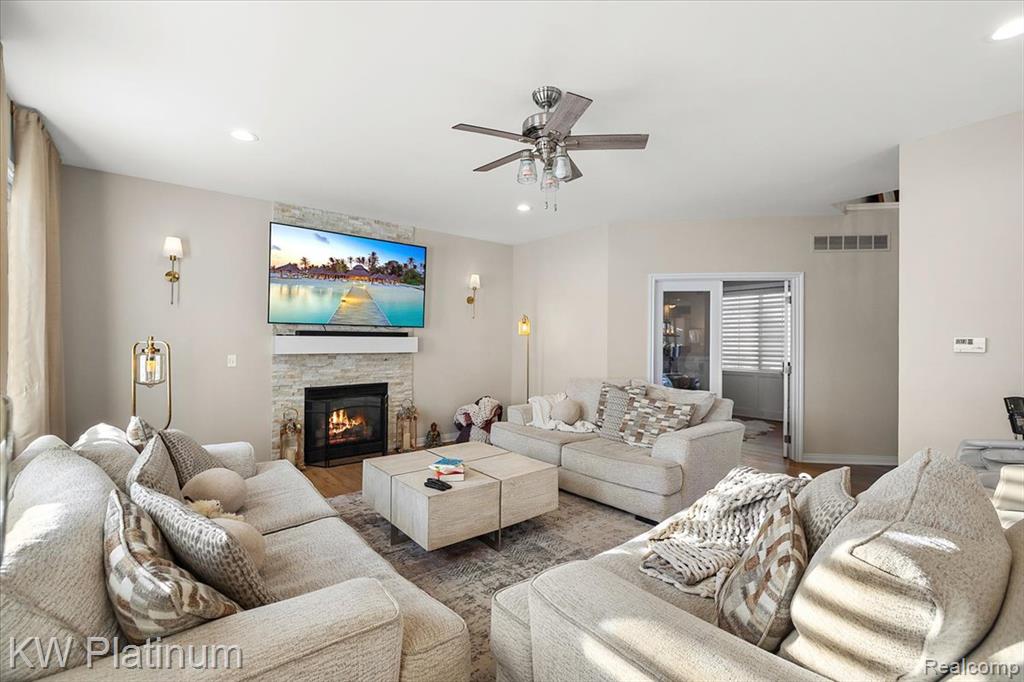 35910 Glenville Drive, New Baltimore, MI 48047 — Photo 15