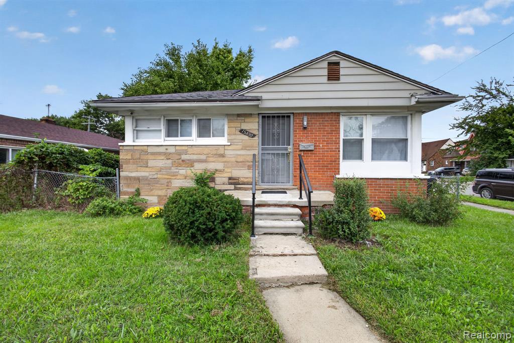 15300 W Chicago Street, Detroit, MI 48228