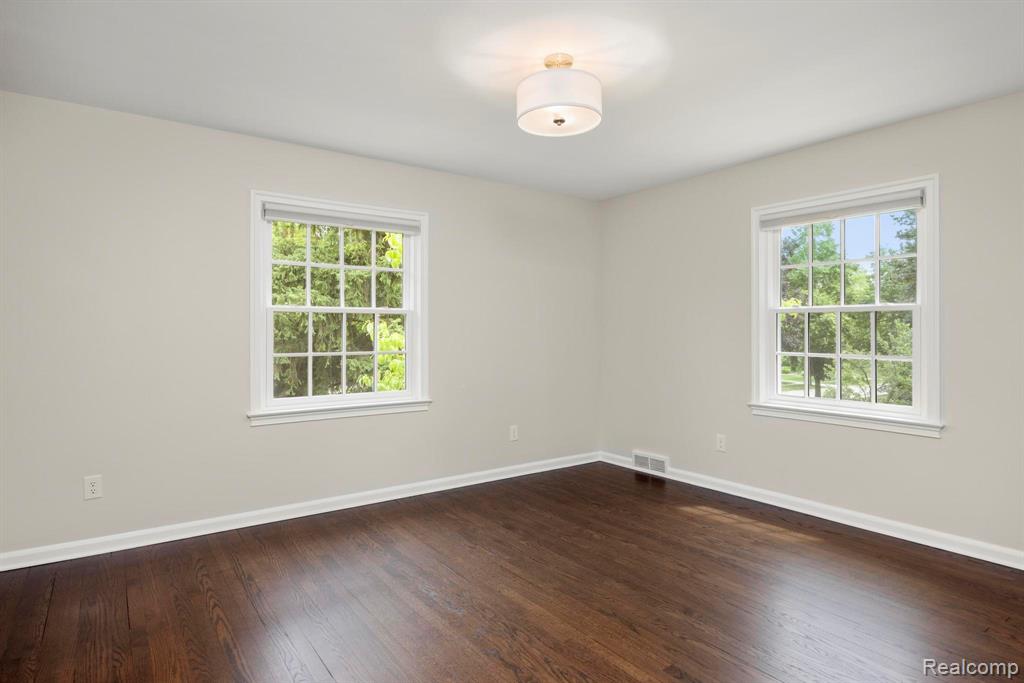 33 Oxford Boulevard, Pleasant Ridge, MI — Photo 28