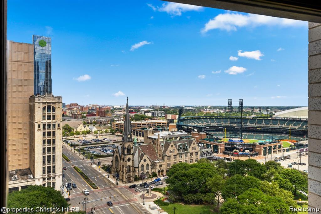 1 Park Avenue - Photo 4