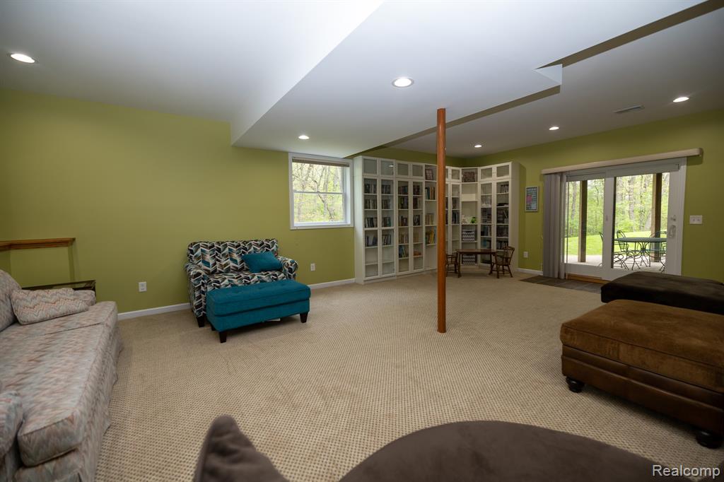 321 Elio, Highland, MI — Photo 37