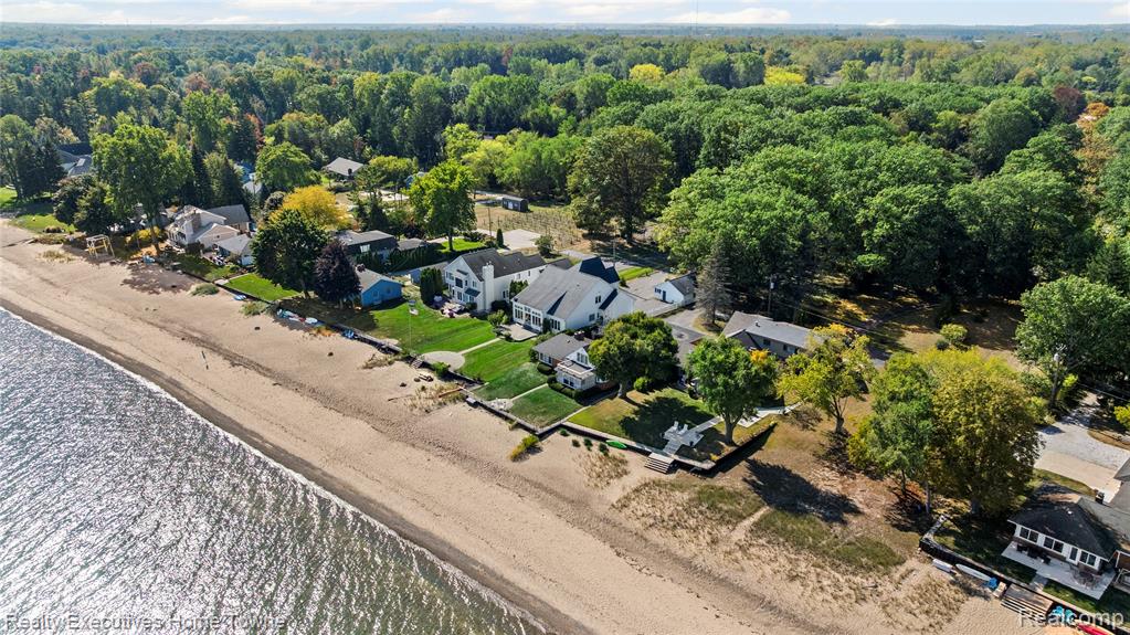 5802 Lakeshore Road, Fort Gratiot, MI 48059 — Photo 15