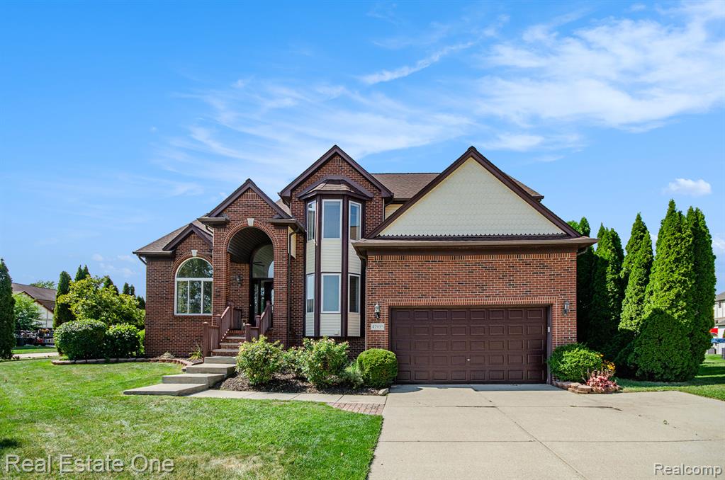 47935 Remington Court, Chesterfield, MI 48047 — Photo 3