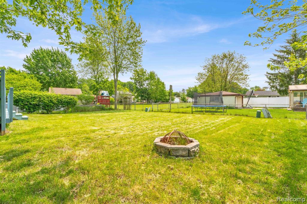 43819 Fredericksburg Street, Canton, MI 48188 — Photo 42