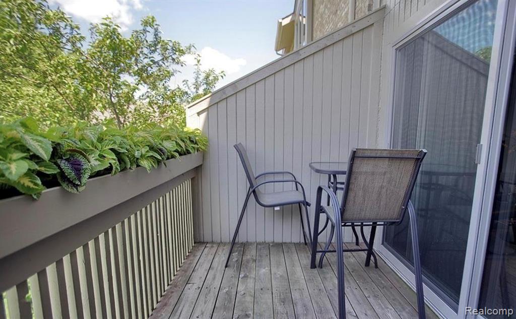 4070 Foxpointe Drive, West Bloomfield, MI 48323 — Photo 4