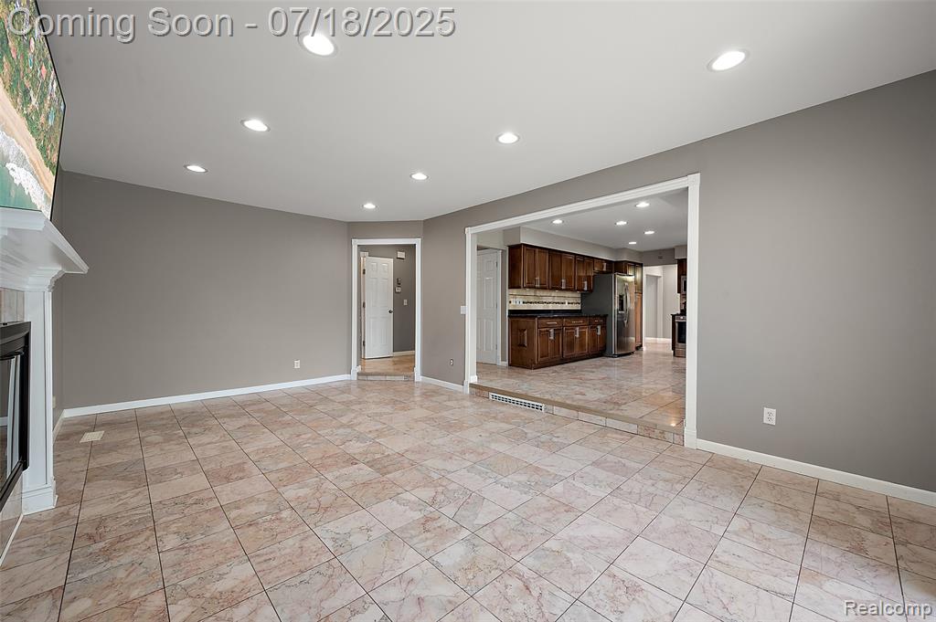 4152 Bloomfield Drive, Sterling Heights, MI 48310 — Photo 31