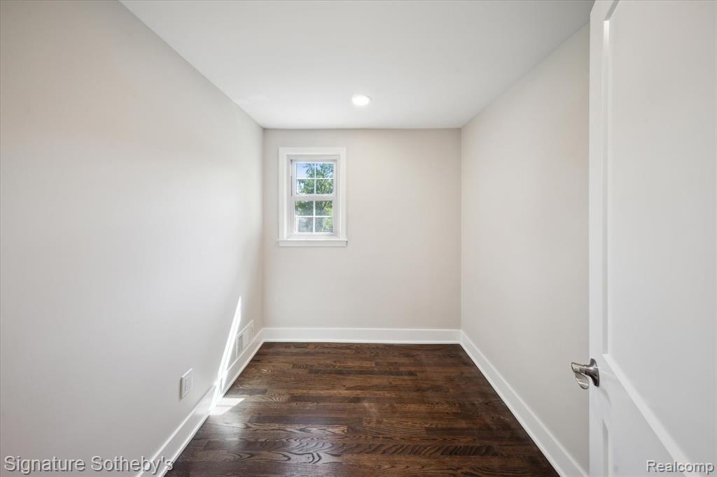 2200 Brenthaven Drive E, Bloomfield, MI 48304 — Photo 26