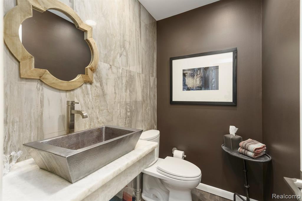 5156 Chestershire Court, West Bloomfield, MI — Photo 14