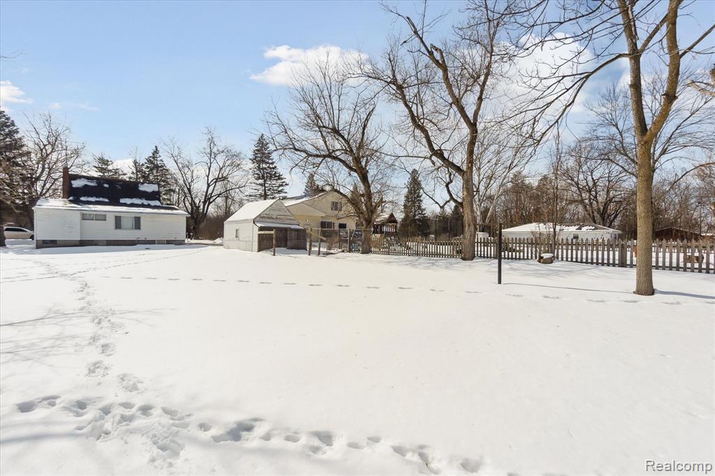 5369 SITKA Street, Burton, MI 48519 — Photo 31