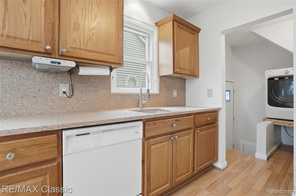 27359 Brettonwoods Street, Madison Heights, MI 48071 — Photo 9