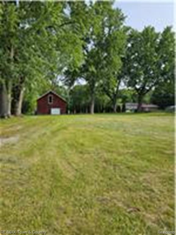 9396 Stanley Road, Flushing, MI 48433 — Photo 2