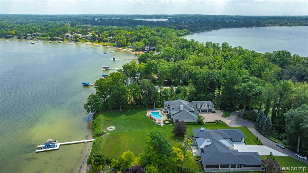 4326 COMMERCE Road, Orchard Lake Village, MI 48324 — Photo 70