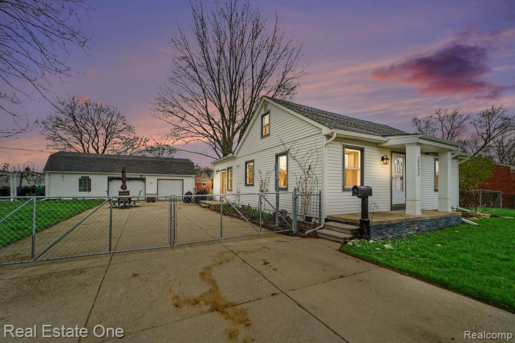 30453 Sheridan Street, Garden City, MI — Photo 4