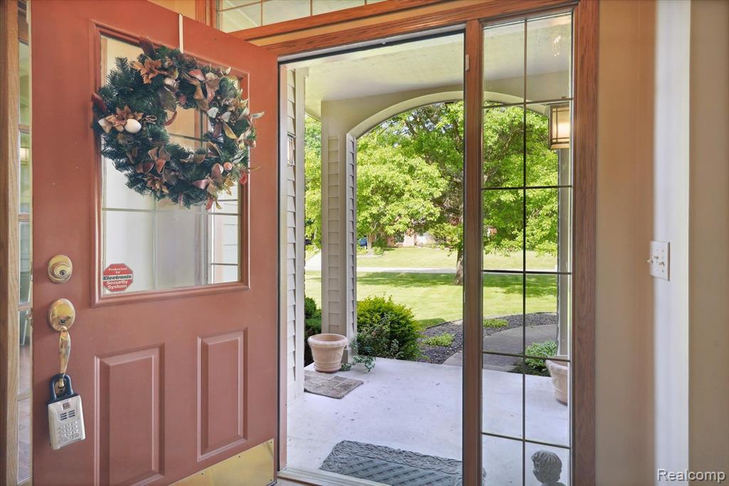 4747 WINDBERRY Lane, Milford, MI 48380 — Photo 4