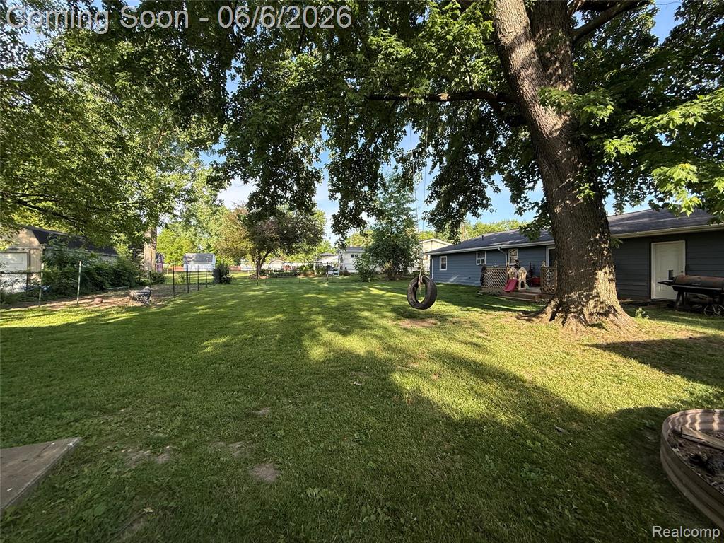 4413 Winters Drive, Flint, MI 48506 — Photo 27