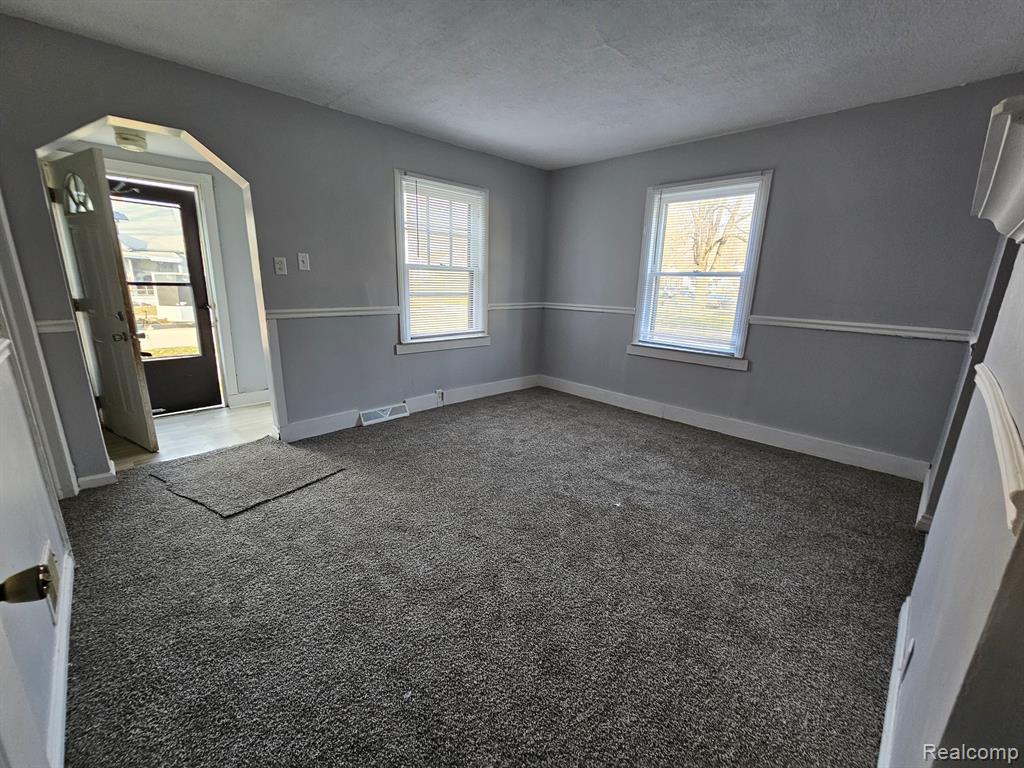 6828 MEADOW Avenue, Warren, MI 48091 — Photo 2