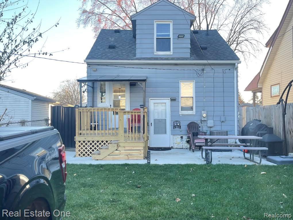 730 Cleophus Parkway, Lincoln Park, MI 48146 — Photo 37
