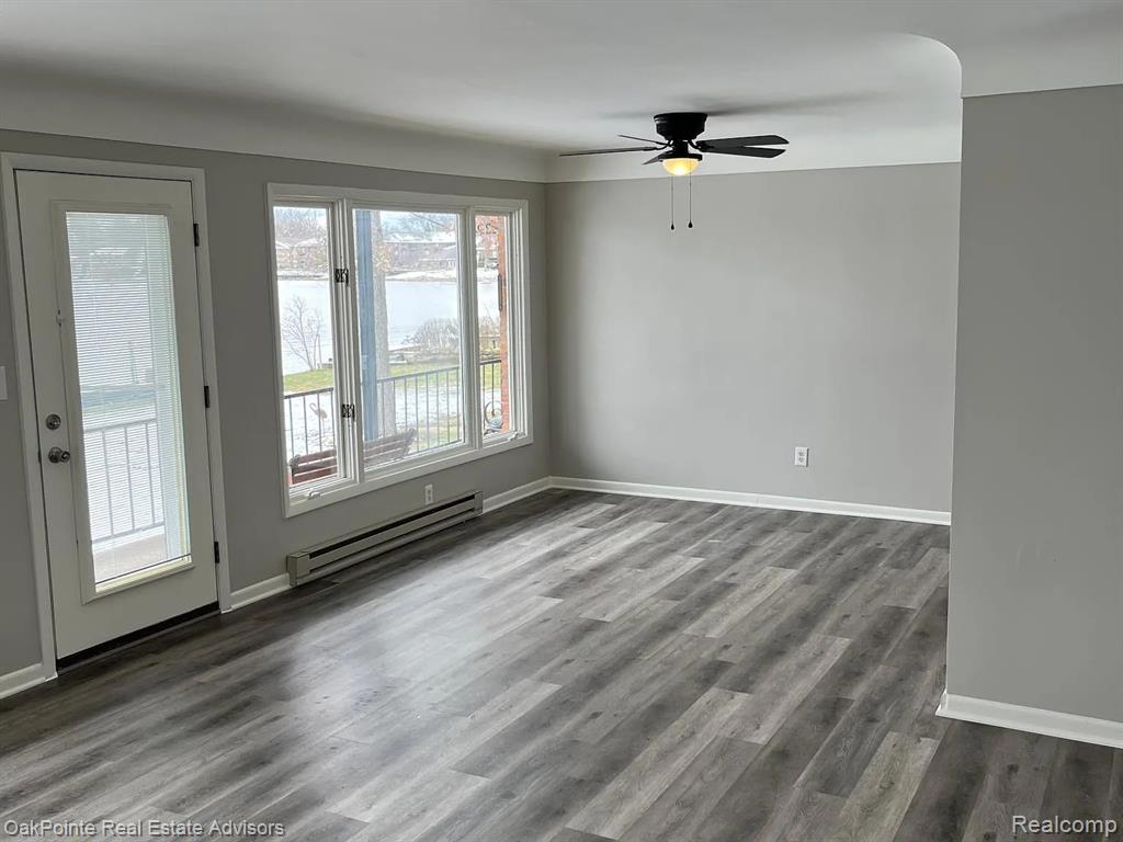 5375 Cooley Lake Road, 2, Waterford, MI 48327 — Photo 8