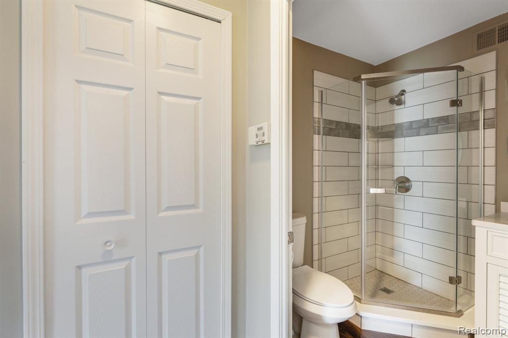 811 HUMPHREY Avenue, Birmingham, MI 48009 — Photo 16