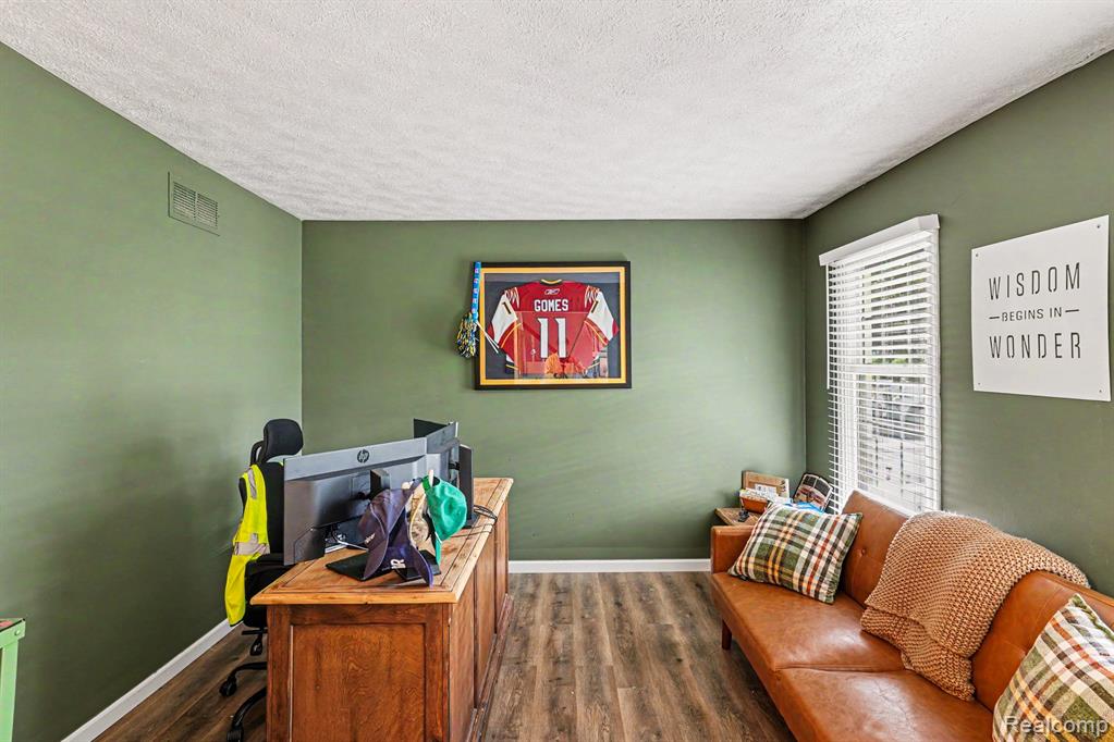5600 Chestnut Hill Drive, Clarkston, MI — Photo 14