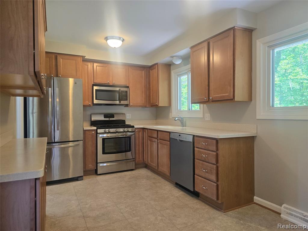 7621 N Wildwood Street, Westland, MI — Photo 7