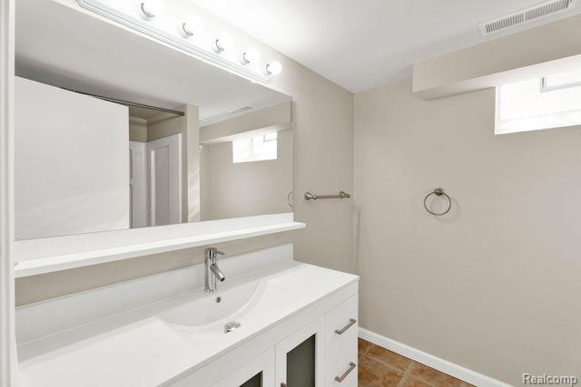 410 CATALPA Drive, Birmingham, MI 48009 — Photo 39
