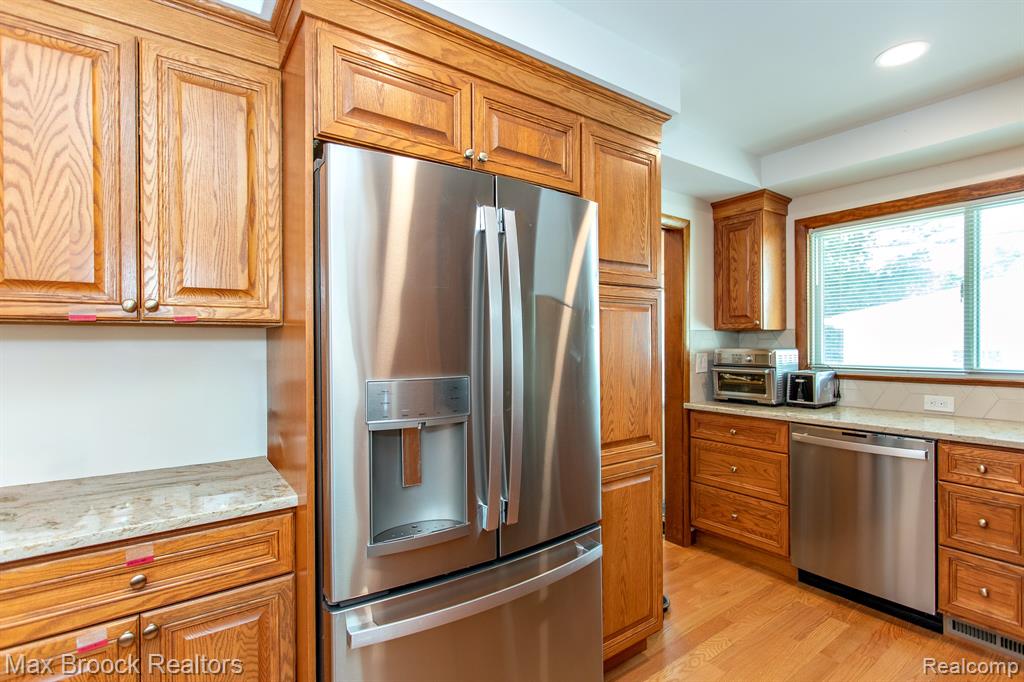 14271 Lincoln Street, Oak Park, MI 48237 — Photo 15