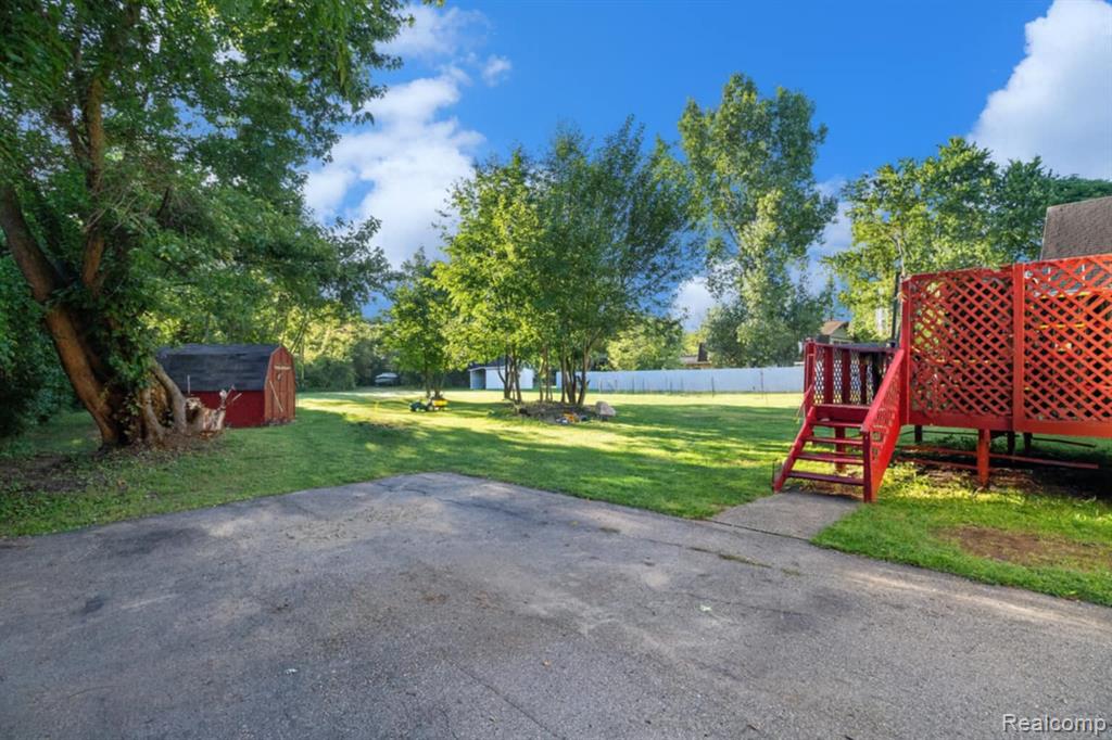 5089 Auker Drive, Grand Blanc, MI 48507 — Photo 13
