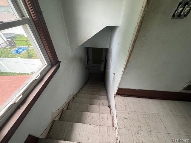 566 Elm Street, Wyandotte, MI 48192 — Photo 9