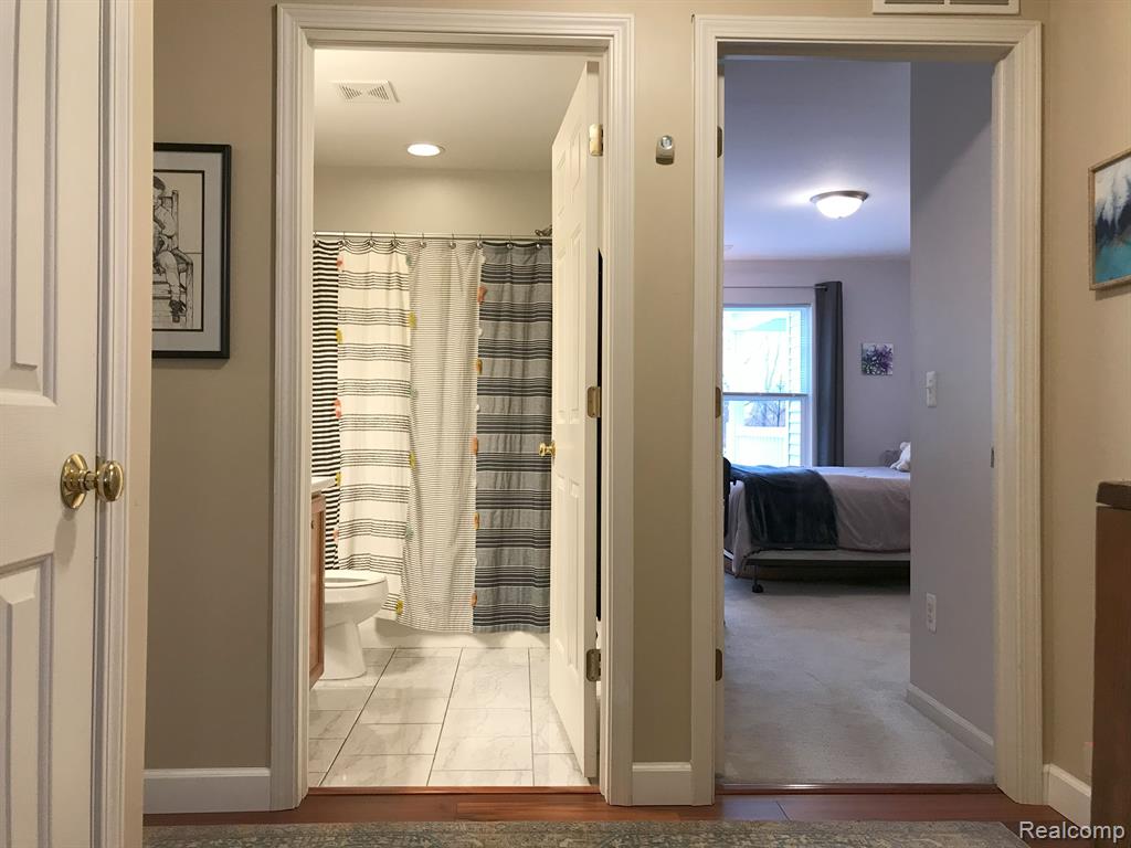 756 FIELDSTONE Circle W, Chelsea, MI 48118 — Photo 21