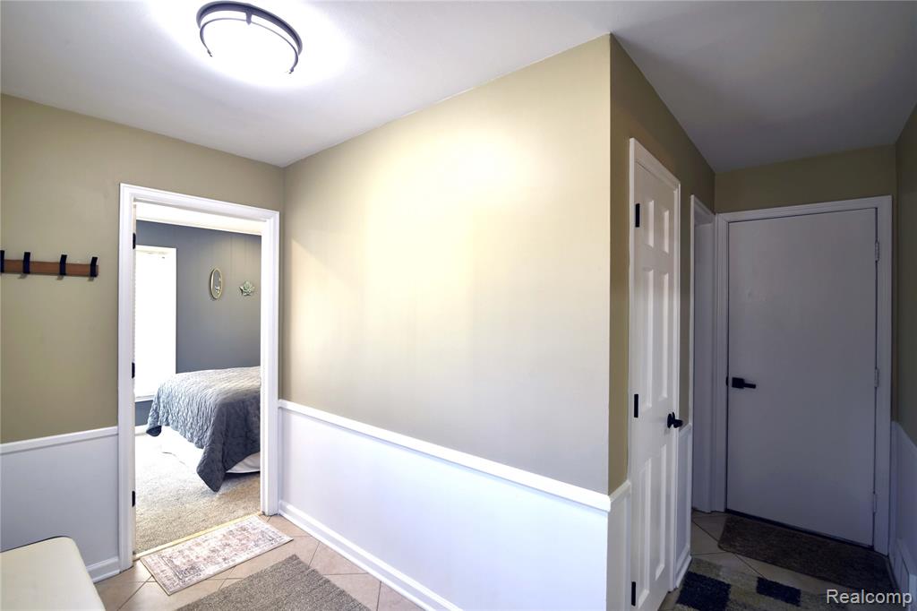 9693 BURNING TREE Drive, Grand Blanc, MI 48439 — Photo 41