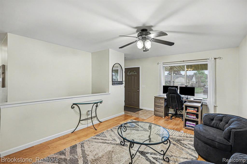 46561 Plum Grove Drive, Macomb, MI 48044 — Photo 2