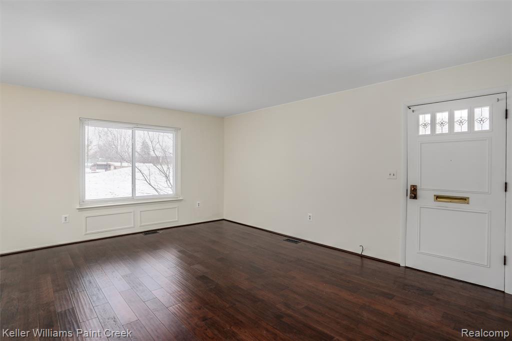 4952 Cara Court, Royal Oak, MI 48073 — Photo 3