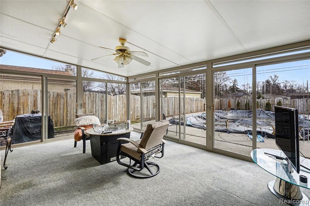 41174 Bernard Drive, Sterling Heights, MI 48313 — Photo 37