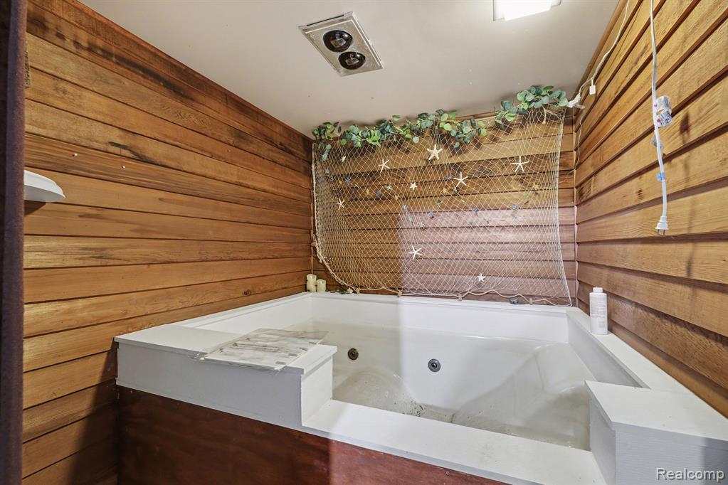 9184 Chesterfield Drive, Swartz Creek, MI 48473 — Photo 17