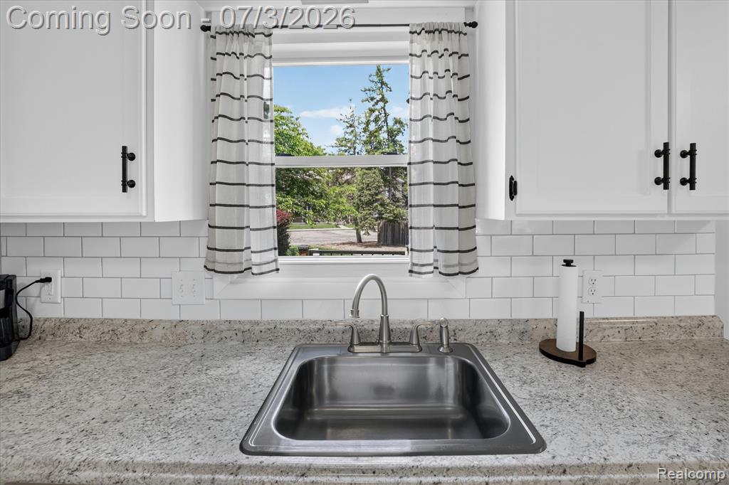 13274 Lake Point Boulevard, Belleville, MI 48111 — Photo 16