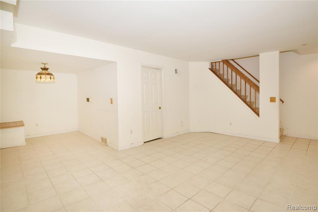 7296 Green Farm Road, West Bloomfield, MI — Photo 24