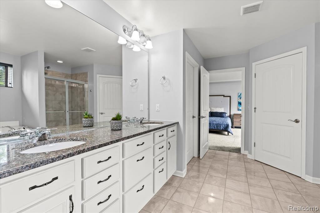 49645 Hartwick Drive, Novi, MI — Photo 29