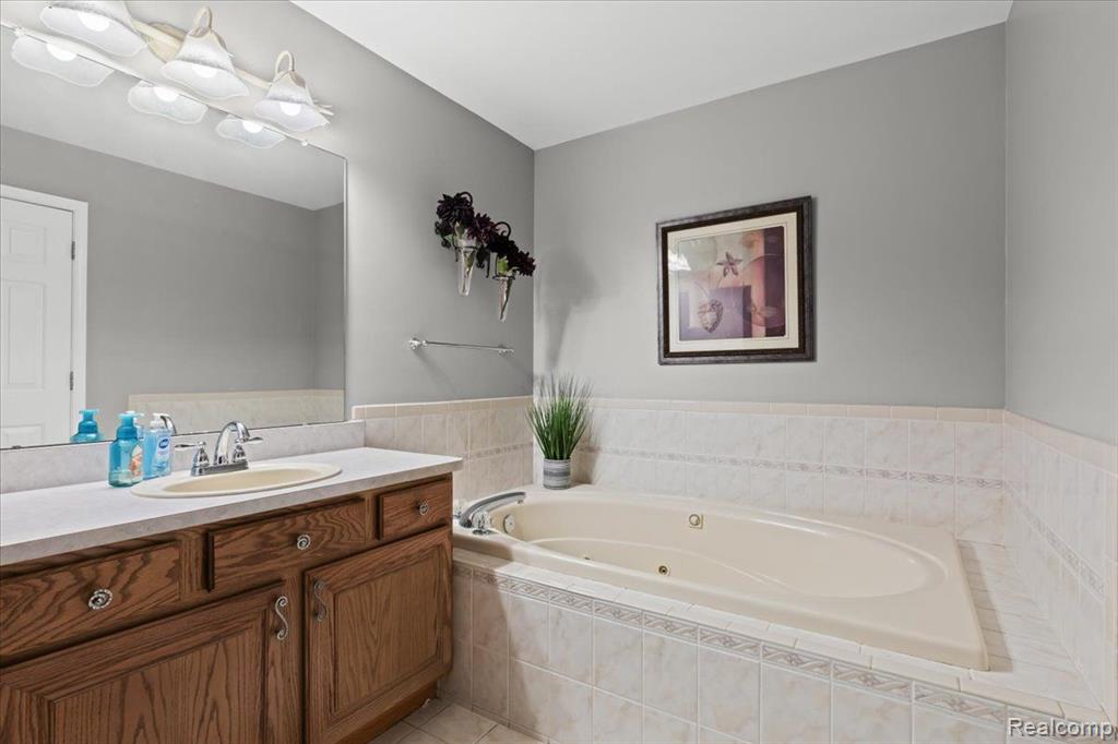49133 Morning Glory Drive, Macomb, MI 48044 — Photo 22