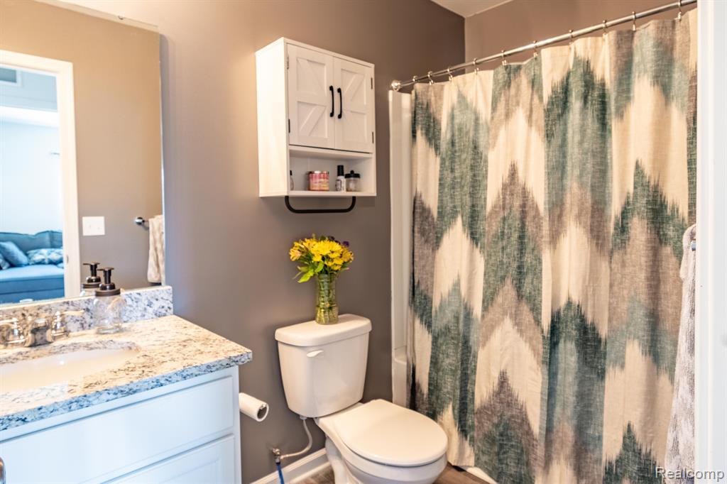 1642 GREENWAY Drive, Ypsilanti, MI 48198 — Photo 20