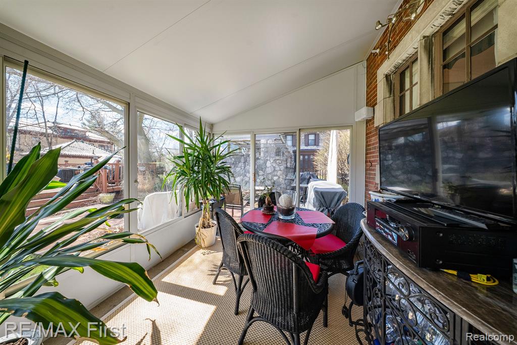 725 W BOSTON Boulevard, Detroit, MI 48202 — Photo 22
