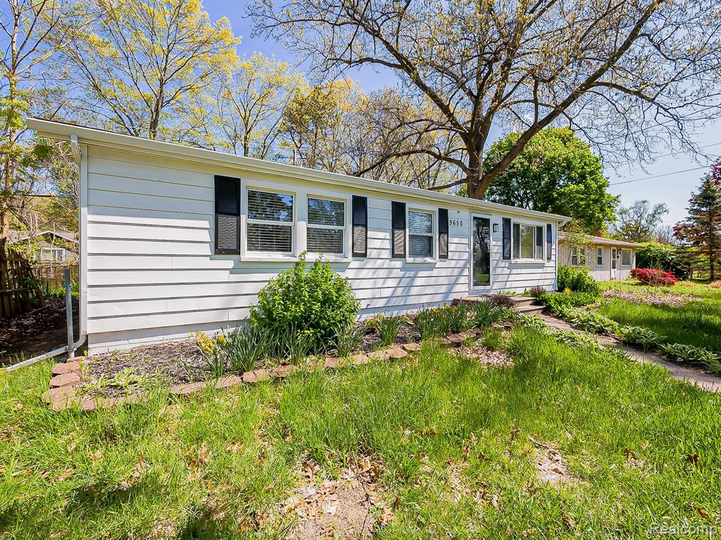 9650 Cooley Lake Road, White Lake, MI — Photo 31