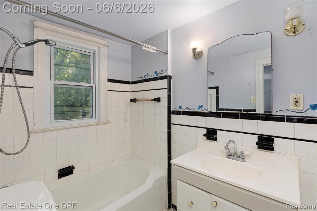 957 Fisher Road, Grosse Pointe, MI 48230 — Photo 31
