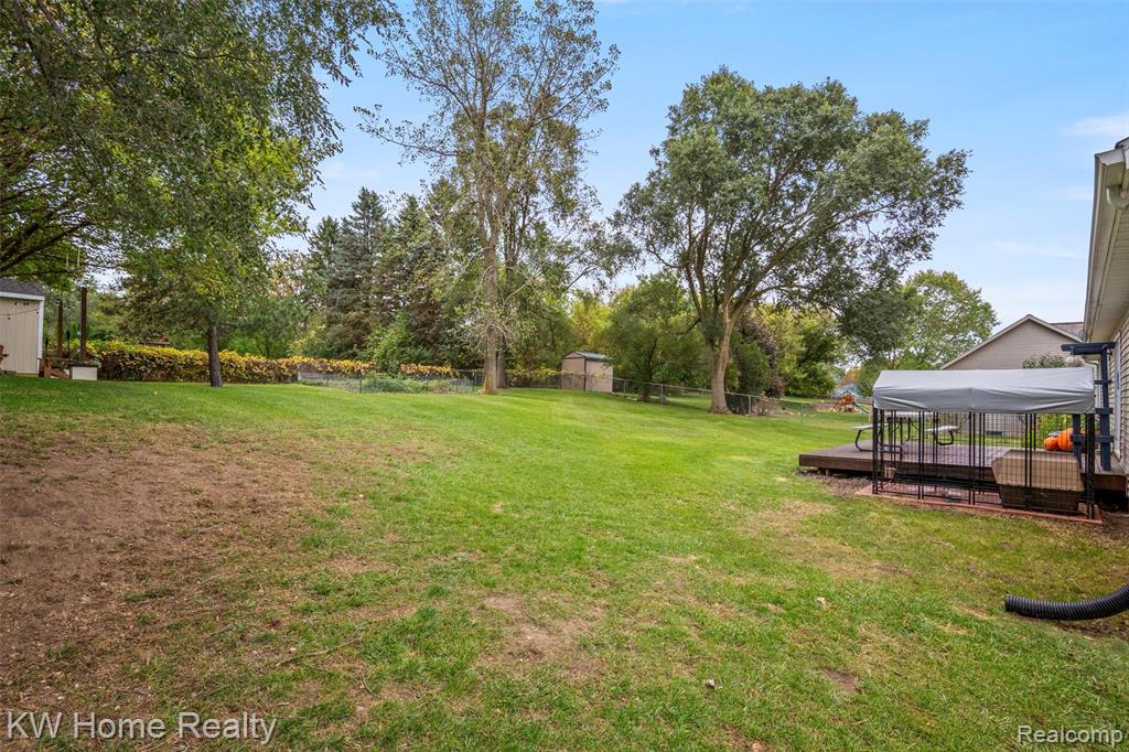 500 Clearwater Drive, Perry, MI 48872 — Photo 43