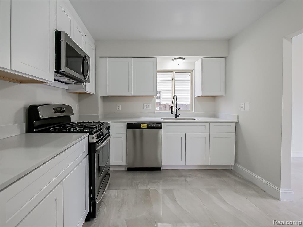1730 E Woodruff Avenue, Hazel Park, MI 48030 — Photo 16